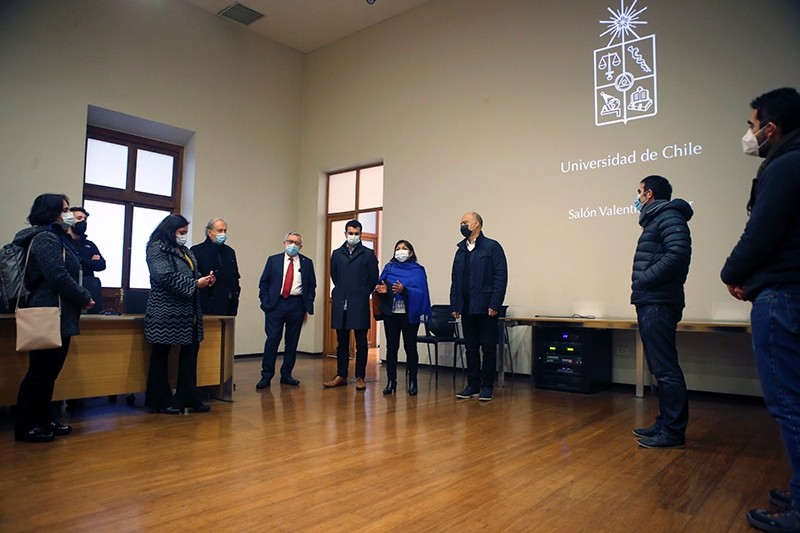 Mesa directiva de la Convención Constitucional visitó la U. de Chile ante ofrecimiento de planteles públicos para sesionar en sus dependencias