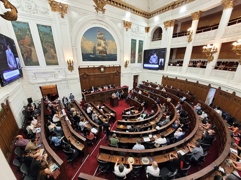 Académicos U. de Chile exponen comentarios sobre normas presentadas en Comisión de Sistemas Políticos